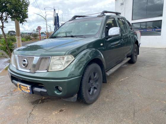 NISSAN FRONTIER 2.5 LE 4X4 CD TURBO ELETRONIC DIESEL 4P AUTOMÁTICO